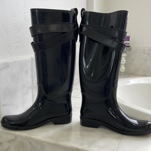 Coach rubber rain boots with gold hardware - Picture 4 of 7